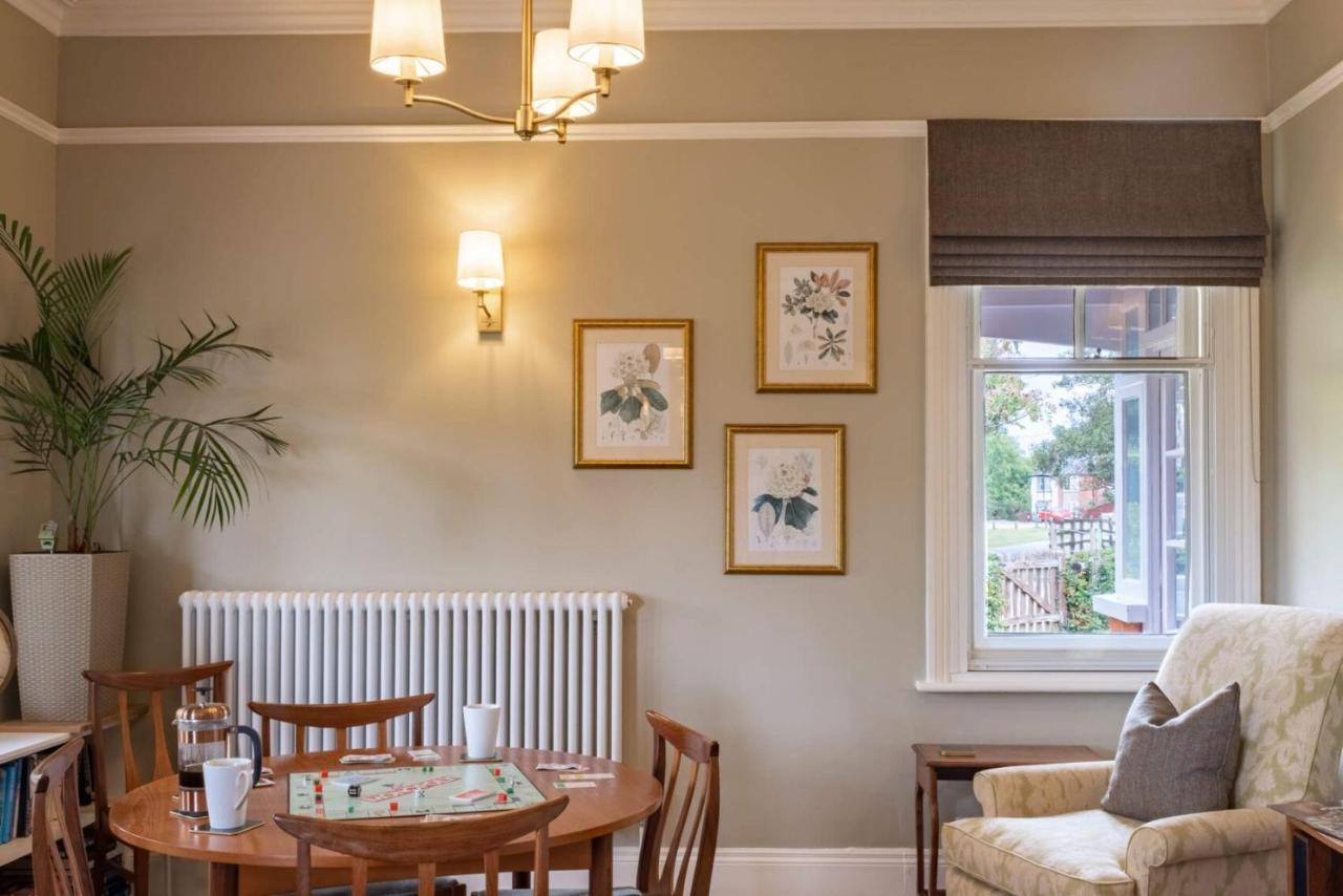 Surrey Lodge บร็อคเคนเฮิร์สต์ ภายนอก รูปภาพ